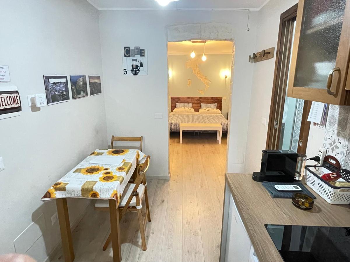 Trevisani Central Station Apartment Bari Luaran gambar